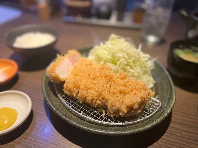 Tonkatsu 16: авторский тонкацу из редких пород свинины
