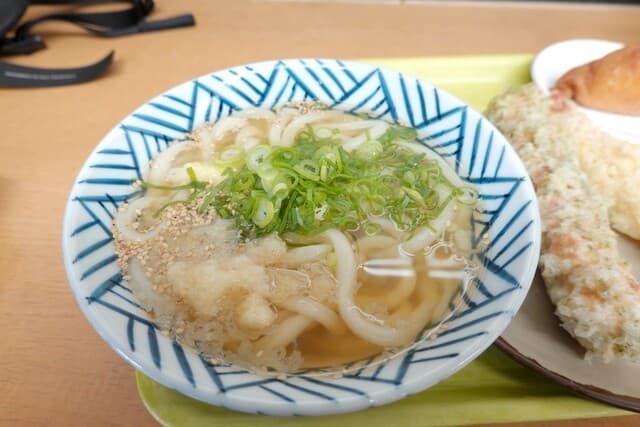 Udon Sakaeda: удон по-сануки на самообслуживании
