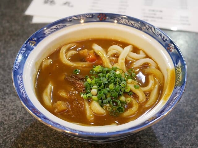 Teuchi Udon Tsurumaru: карри-удон ручной работы до двух ночи