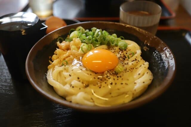 Teuchi Judan Udon Baka Ichidai: кама-баттер удон на самообслуживании