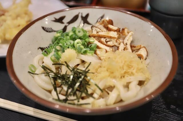 Oshima Udon: удон с самообслуживанием с 6 утра