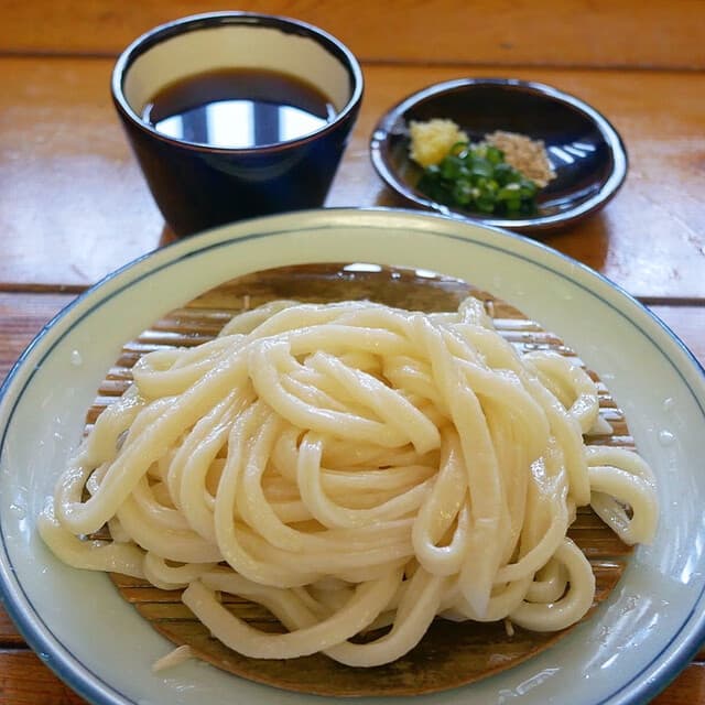 Teuchi Udon Mugizo: удон ручной нарезки с курицей в темпуре