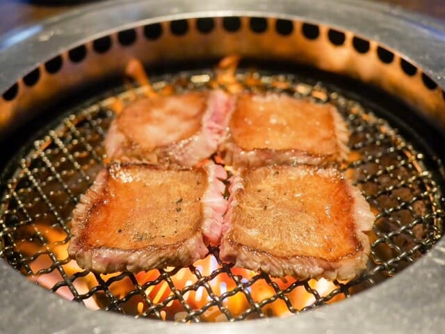 Yakiniku no Mr. Aoki: мастерски приготовленные субпродукты и говядина