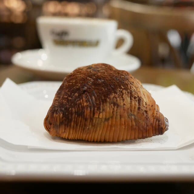 Cafe Ospitale: неаполитанские сфольятелле и эспрессо