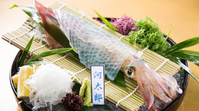 Kawa Taro Hakata eki ten: живой кальмар икидзукури