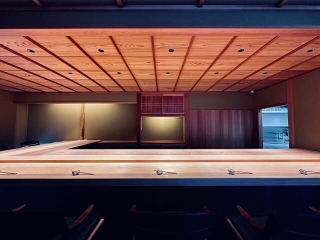 Sushi Senpachi: суши эдомаэ в стиле Кюсю