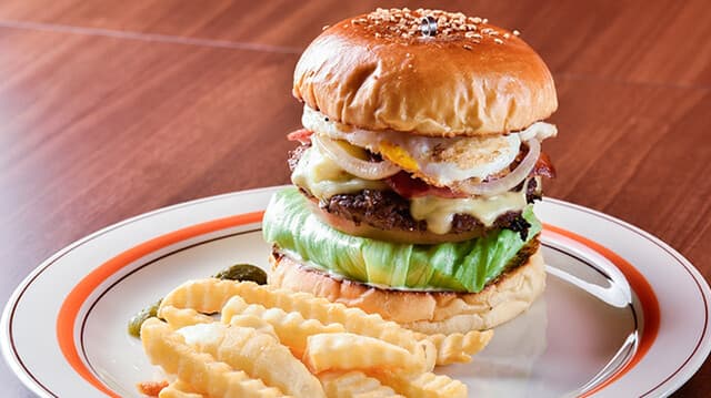 Hamburger Shop Tomiyoshi: авторские крафтовые бургеры