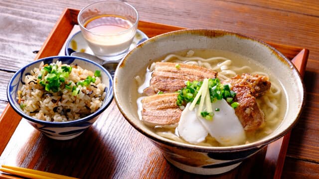 Nakijin Soba: окинавская соба в старом фермерском доме