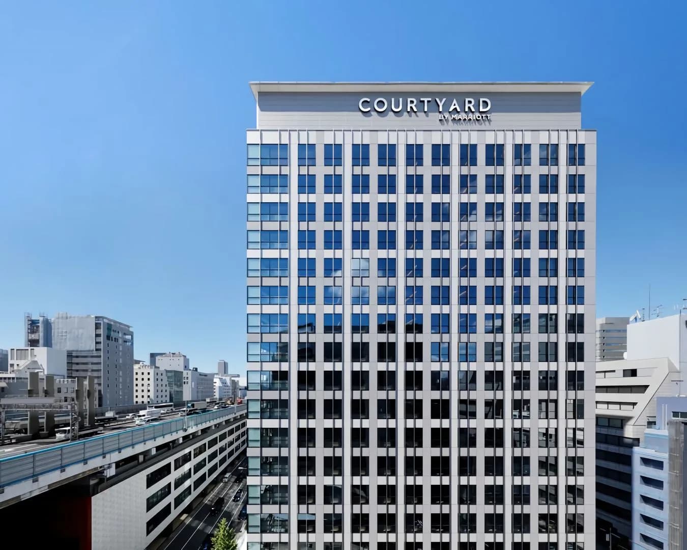 Отель Courtyard by Marriott Osaka Honmachi