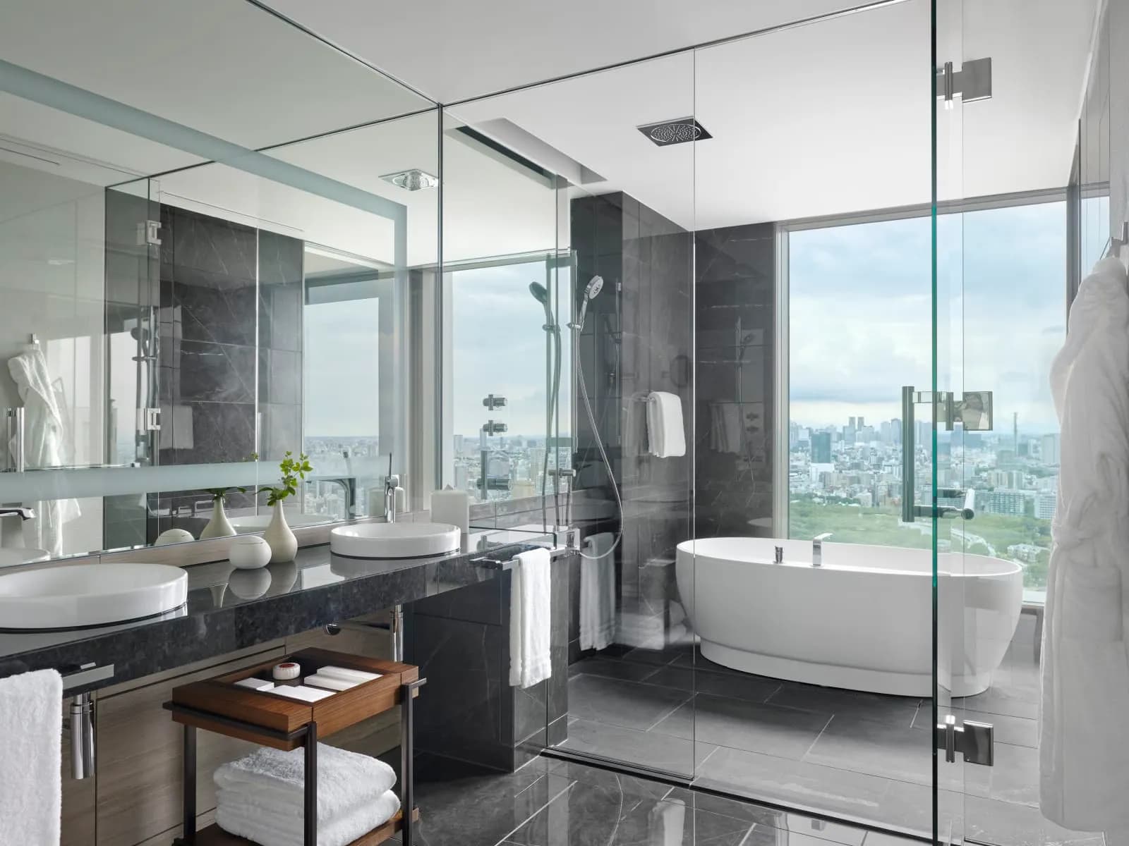 Four Seasons Hotel Tokyo в Отэмати - 2